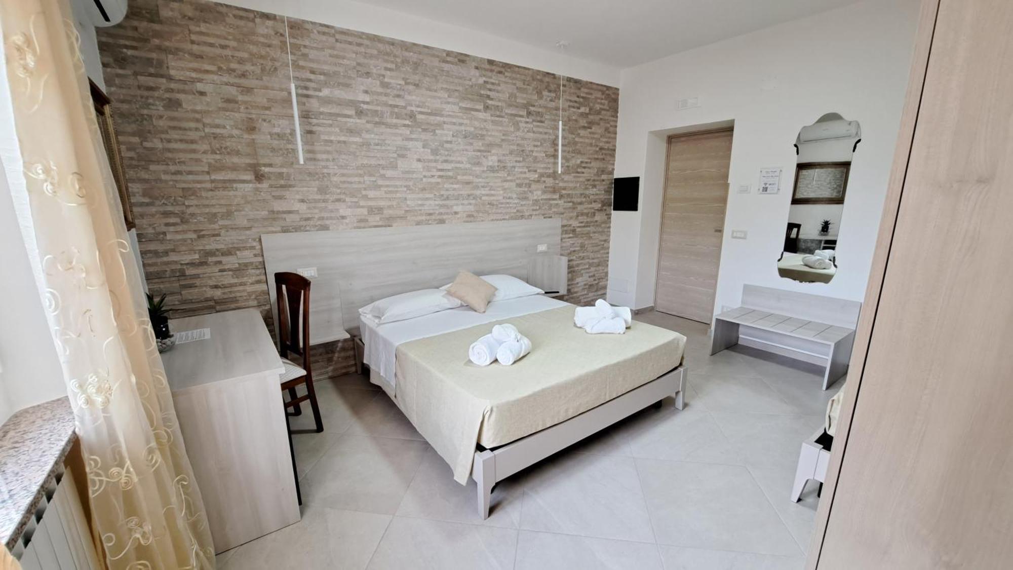 Hera Tropea Rooms Екстериор снимка