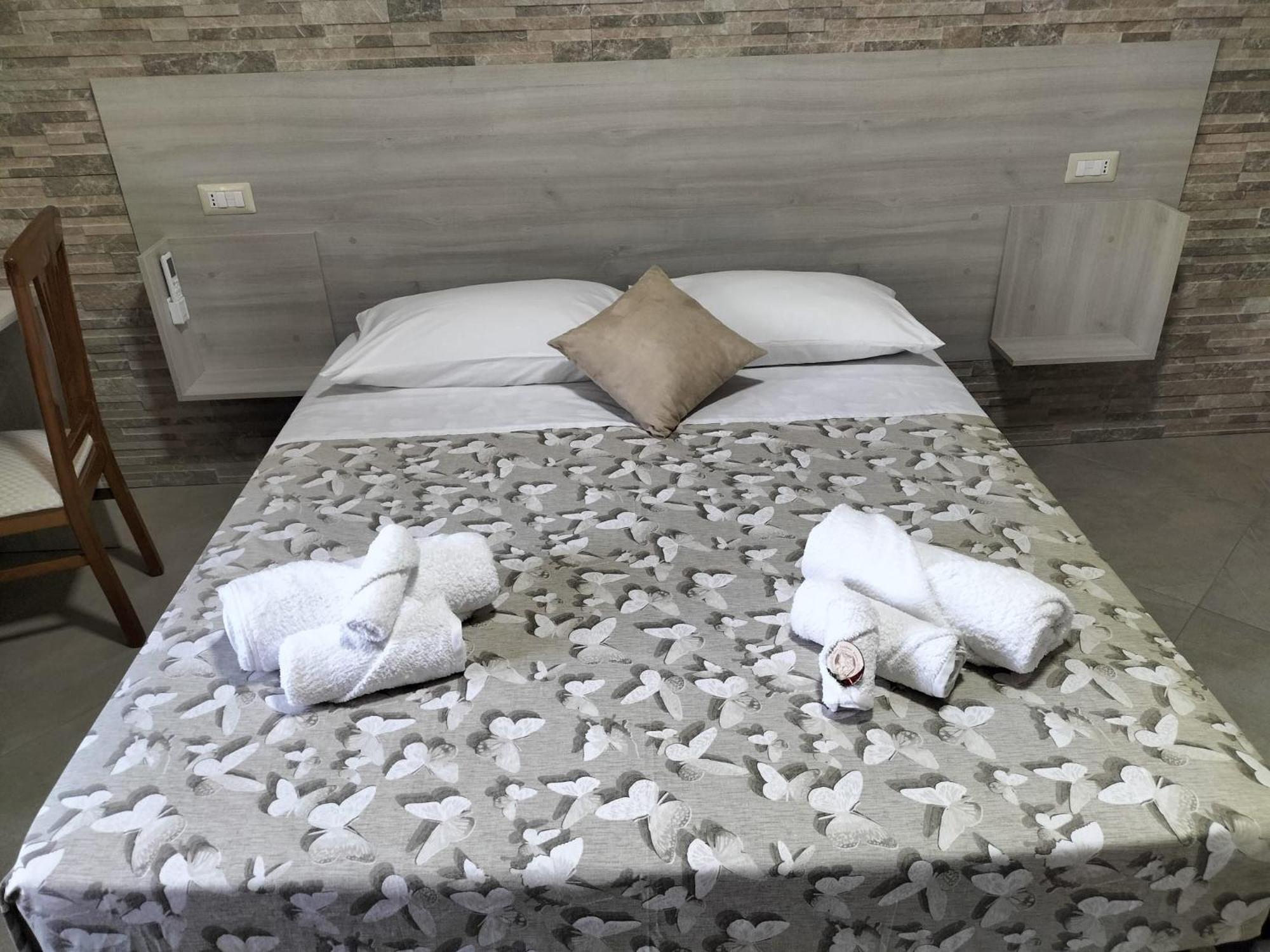Hera Tropea Rooms Екстериор снимка