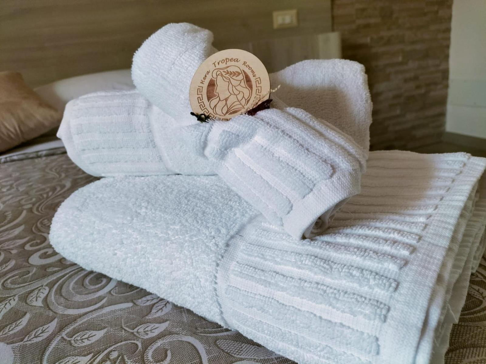 Hera Tropea Rooms Екстериор снимка