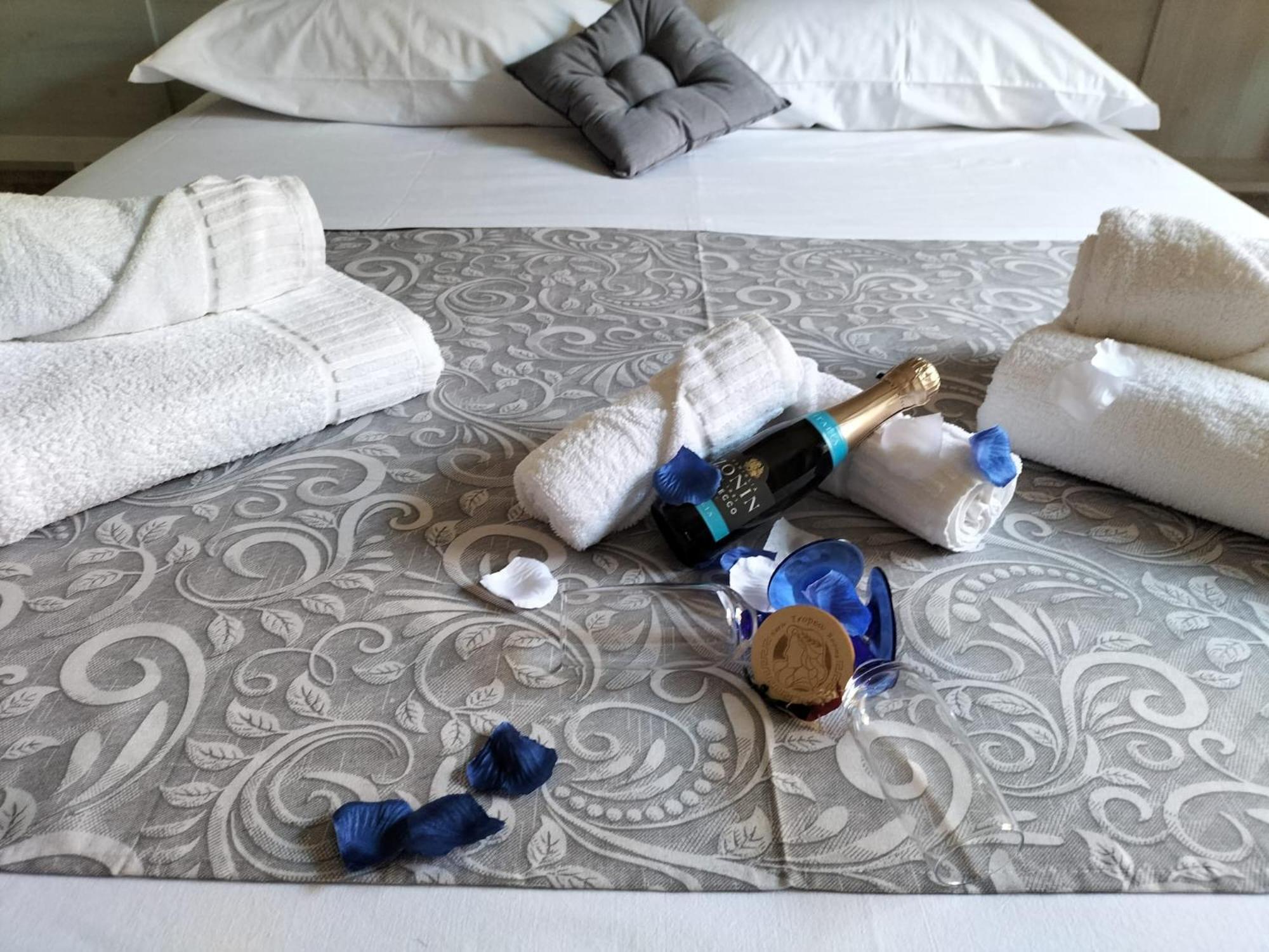 Hera Tropea Rooms Екстериор снимка